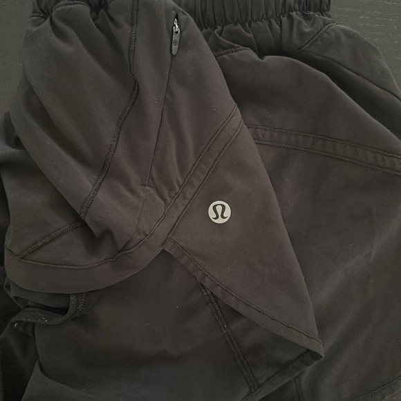 Track that high-rise lululemon shorts. - Picture 3 of 4